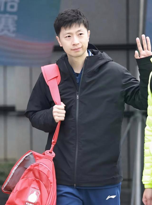 开云官方-羽毛球队刷新世界纪录,马龙教练激动落泪!